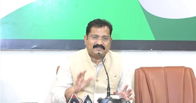 images - 2022-12-31T210111.470