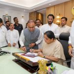 सुनेत्रा पवारांनी स्वीकारला उपमुख्यमंत्रीपदाचा पदभार..